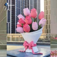 Sculpture de bouquet de fleurs de tulipes JIANGXIN, personnage de film TV religieux (rose et blanc) - Résine écologique en fibre de verre