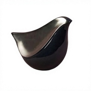 Urnes funéraires biodégradables écologiques de style américain Love Bird en laiton noir et étain - Product Image 1
