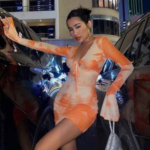 <span class=keywords><strong>2022</strong></span> été nouvelles robes à encolure en V Offres Spéciales <span class=keywords><strong>Tik</strong></span> <span class=keywords><strong>Tok</strong></span> femmes Sexy tissu côtelé Orange marbre imprimé robe - Product Image 6