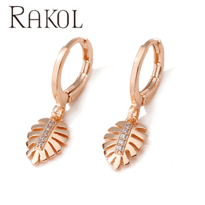 RAKOL EP5216 Pendientes de diseñador de moda para mujer en forma de hoja chapada en oro - Product Image 6
