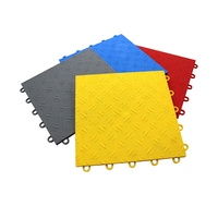 Carrelage de sol de garage en PVC imbriqué pour entrepôt Drain de lavage de voiture Dalle Dalle Rib Garage Tapis de sol Parc extérieur industriel