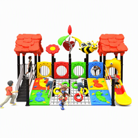 Équipement de terrain de jeu extérieur classique pour enfants dans le Guangdong, structure de jeu extérieure multifonctionnelle en plastique pour enfants