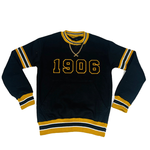 Alpha Black Chenille Stripe Arm Crewneck-Sudadera con letras griegas bordadas con bolsillo canguro - Product Image 1