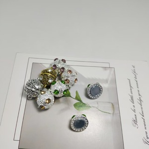 Cierre magnético esférico con incrustaciones de diamantes de aleación galvanizada para la fabricación de pulseras, accesorios de joyería DIY - Product Image 1