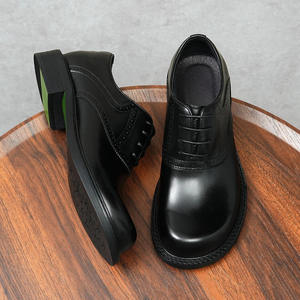 Zapatos Oxford de Cuero de Grano Completo de Alta Calidad con Tallados Intrincados - Formales de Negocios con Versatilidad Casual - Product Image 4