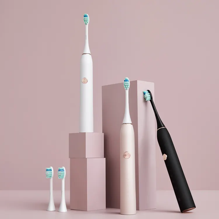 Logo personalizzato che carica lo spazzolino da denti elettrico intelligente per la protezione delle gengive per adulti sonici
