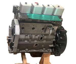 Moteur nu Suzuki 4D102, modèle de base, bloc-cylindres long, avec carter de volant d'inertie et carter d'huile - Product Image 1