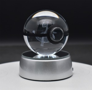 Vente directe en dropshipping, boule de cristal de 5 cm, <span class=keywords><strong>image</strong></span> de dessin animé en 3D, figurine Poke Ball, boule de cristal LED, jouets cadeaux - Product Image 2