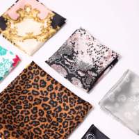 Foulard carré élégant en satin pour femme, imprimé numérique motif cachemire vintage, toucher soie, accessoire bandana