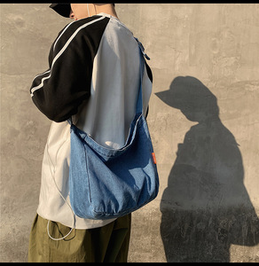 Heiß begehrte Retro-Style personalisierte Denim-Sporttasche, lässige blaue Jeans-Tragetasche, Umhängetasche für Mädchen und Schülerinnen - Product Image 5