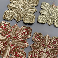 Appliques thermocollantes en acrylique avec croix brodée personnalisée en Lurex doré, pour vêtements et robes, usage liturgique et ecclésiastique