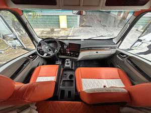 <span class=keywords><strong>Camping</strong></span>-<span class=keywords><strong>car</strong></span> de luxe Sinotruk HOWO 6.5T avec toit relevable, Mahjong/KTV inclus - Product Image 4
