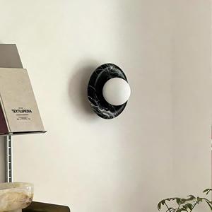 Lampada <span class=keywords><strong>da</strong></span> <span class=keywords><strong>Parete</strong></span> Moderna Minimalista Rotonda in Marmo Verde con Globo in Vetro Smerigliato Bianco per Camera <span class=keywords><strong>da</strong></span> Letto, Soggiorno, Corridoio - Product Image 3