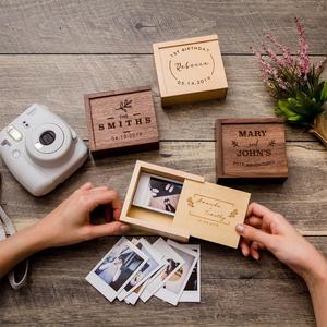 Boîte de rangement en bois avec couvercle coulissant simple pour photos, bijoux et emballages cadeaux - Product Image 1