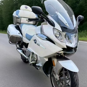 La <span class=keywords><strong>moto</strong></span> haute performance est équipée d'un moteur six cylindres en parallèle refroidi par liquide de 1649 cm³ pour la conduite en ville et sur autoroute - Product Image 3