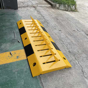 Punte gialle per pneumatici Killer a una direzione per blocco stradale velocità gobba in metallo barriera stradale - Product Image 2