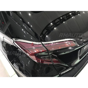 Para Toyota C-HR 2017: Embellecedores de parrilla, faros traseros, cejas de faros, alerón de techo trasero, tiras decorativas para manijas de puerta, estilo carbono. - Product Image 3