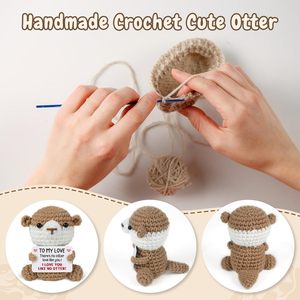 Lontre all'uncinetto fatta a mano ed ecologica - Regalo romantico per San Valentino, matrimoni e compleanni per donne e coppie - Product Image 3