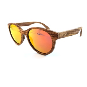 <span class=keywords><strong>Occhiali</strong></span> <span class=keywords><strong>da</strong></span> <span class=keywords><strong>Sole</strong></span> in Legno per Donna, Ultima Moda di Design, con Lenti Polarizzate a Specchio, Leggeri e Confortevoli - Product Image 3
