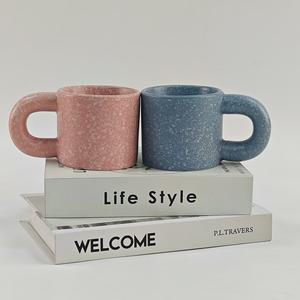 Taza de cerámica <span class=keywords><strong>Kawaii</strong></span> de Arte de tinta minimalista moderno, taza de porcelana con orejas grandes, taza de café bonita para uso en cafetería, ideal para regalos de negocios - Product Image 3