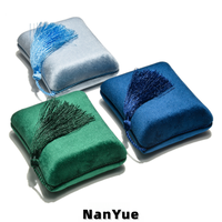 Nouvelle boîte à bagues en velours personnalisée avec logo et pompon, boîte à bijoux portable pour mariage, fiançailles, présentation en magasin, emballage cadeau