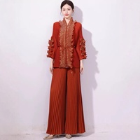 Ensemble streetwear ample à manches longues plissé de la nouvelle collection automne Miyake, avec bordure perlée et haut orné de dorure, pantalon large, 2 pièces