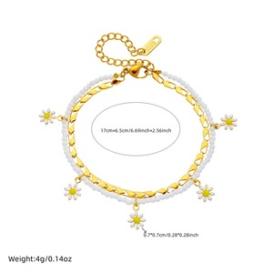 Chaîne de cheville double rangs en acier inoxydable doré avec breloques florales, perles ovales et perles blanches, pour femme, idéale pour l'été et la plage - Product Image 5