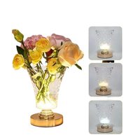 Lampe de table européenne de luxe légère, avec abat-jour en tissu et accents en cristal, idéale pour un cadeau de mariage.