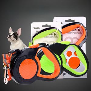 <span class=keywords><strong>3M</strong></span>/5M/8M延長可能な犬の鎖滑り止め360度もつれのない強いナイロンテープ反射引き込み式ペットリーシュ固体合金 - Product Image 2