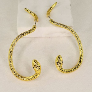 <span class=keywords><strong>Orecchini</strong></span> Hip Hop di Alta Qualità in Ottone Placcato <span class=keywords><strong>Oro</strong></span> 18K, Forma a <span class=keywords><strong>Serpente</strong></span> Avvolgente, Accessori E211230 - Product Image 4
