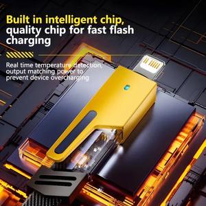 Câble <span class=keywords><strong>de</strong></span> données USB/Type C vers Type C/8 broches multifonction 4-en-1 en nylon et métal à chargement rapide pour iPhone 15/16 et Android – Vente Flash - Product Image 4