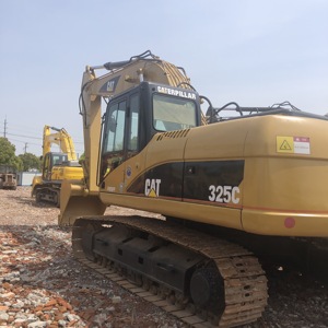 Excavadora Usada Caterpillar de 25 Toneladas, Modelo 325C/325B, con Motor Cummins, Bomba Hidráulica y Caja de Cambios en Shanghái - Product Image 6