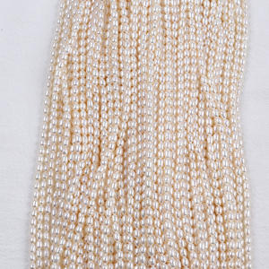 Chaîne de perles d'eau douce naturelles de Zhuji, 3-4 mm, petites perles baroques, trou droit, double face, couleurs blanc clair et rose, vente en gros pour le bricolage - Product Image 1