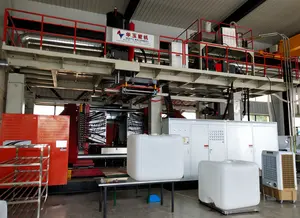 Serbatoio quadrato chimico della macchina 1200L dello stampaggio mediante soffiatura del carro armato IBC con la linea di produzione della gabbia d'acciaio macchina di livello superiore