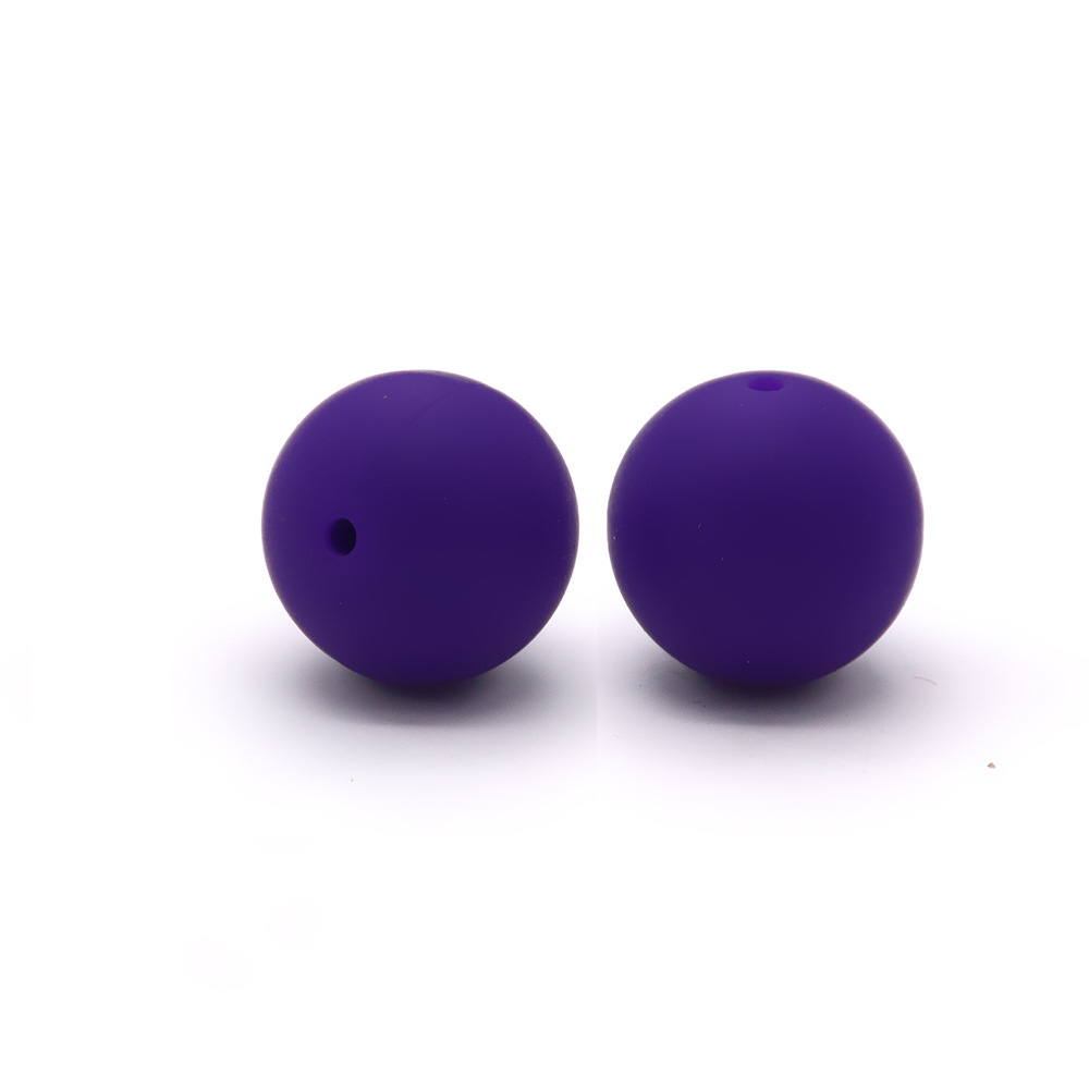 6 uvas moradas