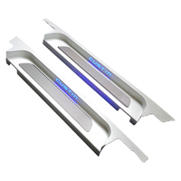 HY Hyundai Custin 1-2 Décoration Intérieure : Plaque de Protection de Marchepied LED en Alliage d'Aluminium pour Porte Coulissante Arrière, Éclairage de Bienvenue