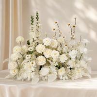 Composition florale artificielle personnalisée YM, rangée de fleurs multicolores, boule de fleurs rouges pour chemin de fleurs de mariage et centre de table