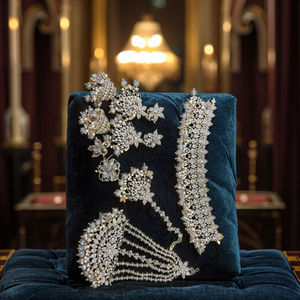 Ensemble de bijoux fins de couleur blanche Collier et boucles d'oreilles en pierre élégante Combo - Product Image 4