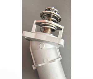 Pièces <span class=keywords><strong>de</strong></span> <span class=keywords><strong>thermostat</strong></span> <span class=keywords><strong>de</strong></span> <span class=keywords><strong>refroidissement</strong></span> neuves 275330 458 <span class=keywords><strong>Thermostat</strong></span> 488 Tuyau <span class=keywords><strong>de</strong></span> <span class=keywords><strong>liquide</strong></span> <span class=keywords><strong>de</strong></span> <span class=keywords><strong>refroidissement</strong></span> Boîtier <span class=keywords><strong>de</strong></span> <span class=keywords><strong>thermostat</strong></span> compatible avec les pièces détachées automobiles Ferrari - Product Image 5