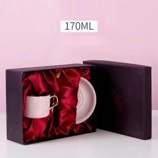 Boîte cadeau rose