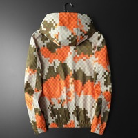 Veste à capuche Signature Checkerboard Louis Vuitton 2025 pour homme – Imprimé emblématique et doublure matelassée – Pièce phare athleisure parisienne