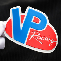 Vente en gros en usine de vêtements tactiques patchs PVC personnalisés 3D en caoutchouc de silicone en relief souple Logo coeur fleur forme crochet système de boucle