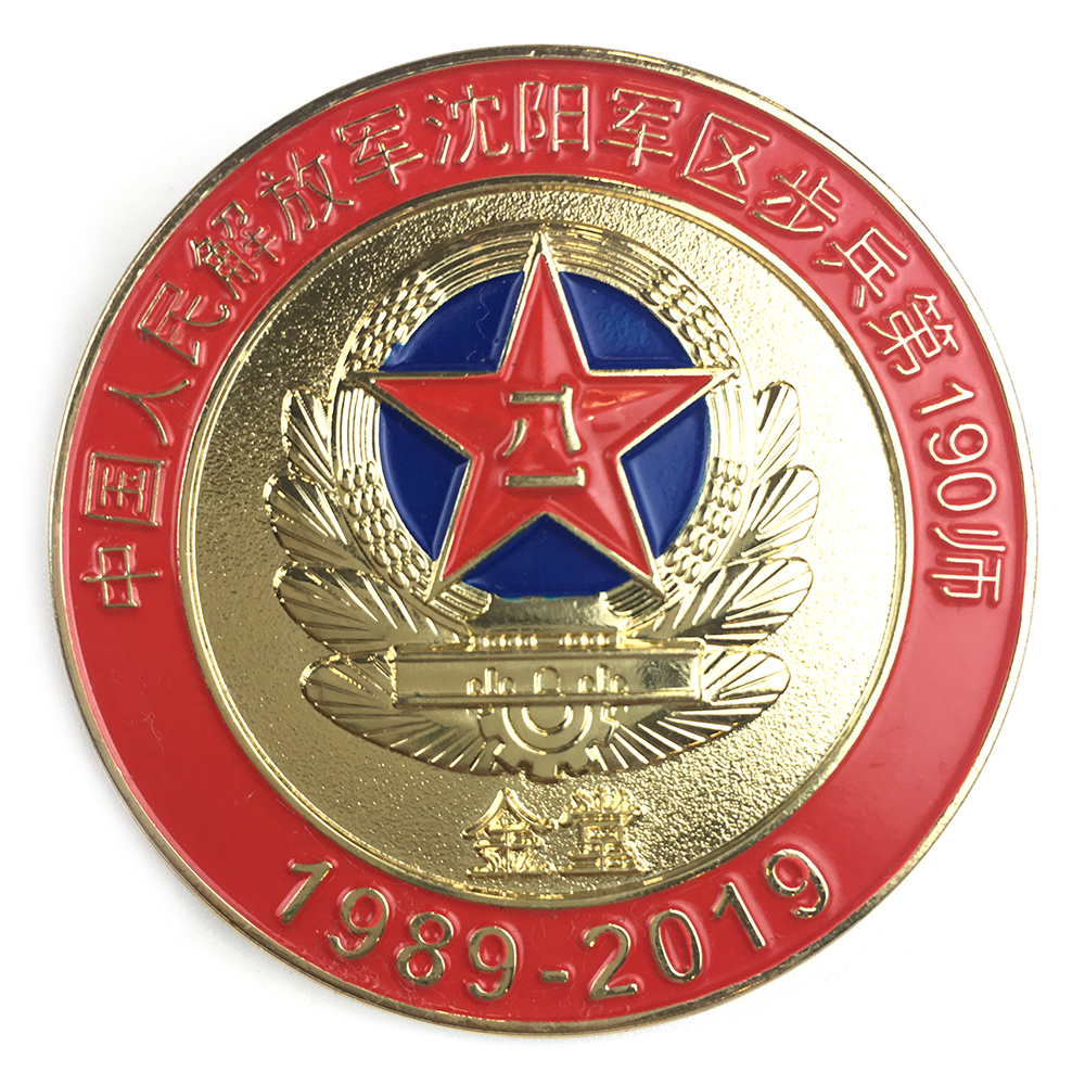 Бейдж с золотым покрытием на заказ оптом, красивый эмалированный металлический значок, сувенирный значок на лацкан