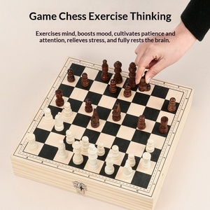 Jeu <span class=keywords><strong>de</strong></span> société pliable en <span class=keywords><strong>bois</strong></span> 4-en-1 pour enfants, comprenant un jeu d'échecs, des dames, Tiddly Winks et Tic-Tac-Toe - Product Image 3