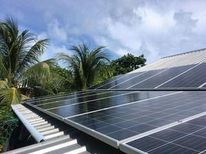 Système solaire hybride pour maison 10 kW avec batterie RS10KW-HY Système solaire hybride 10 kW - Product Image 6