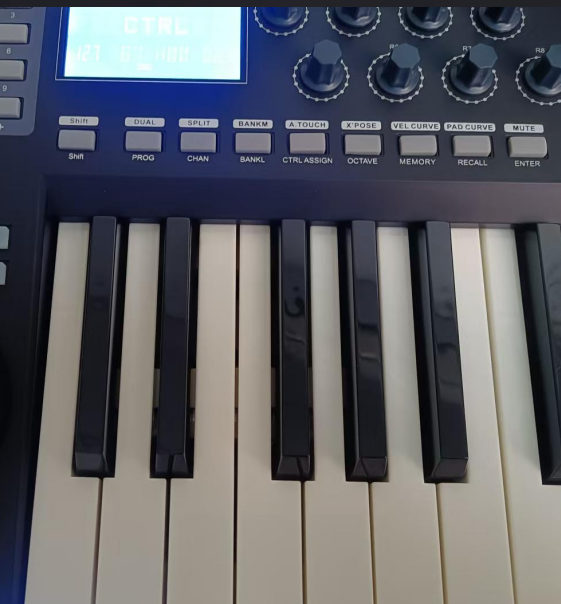 carbon midi keyboard