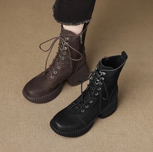 Bottines courtes en cuir de créateur pour femme avec fermeture éclair pointue, talon compensé, collection automne-hiver, style western - Product Image 4