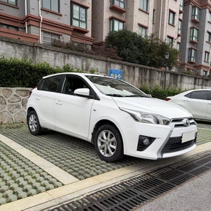 Coche Usado de Alta Calidad Toyo-ta Yari-<span class=keywords><strong>s</strong></span> L con Techo Solar Edición Especial 2016 1.5E Coche en Stock - Product Image 2