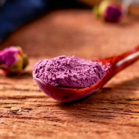 Extrait de feuilles de bourgeons de rose bruts en poudre violette de qualité alimentaire avec vitamine C et polyphénols