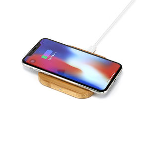 <span class=keywords><strong>2022</strong></span> nuevo producto 15W madera bambú portátil <span class=keywords><strong>cargador</strong></span> de teléfono inalámbrico Pad para Iphone y <span class=keywords><strong>Samsung</strong></span> Galaxy - Product Image 1